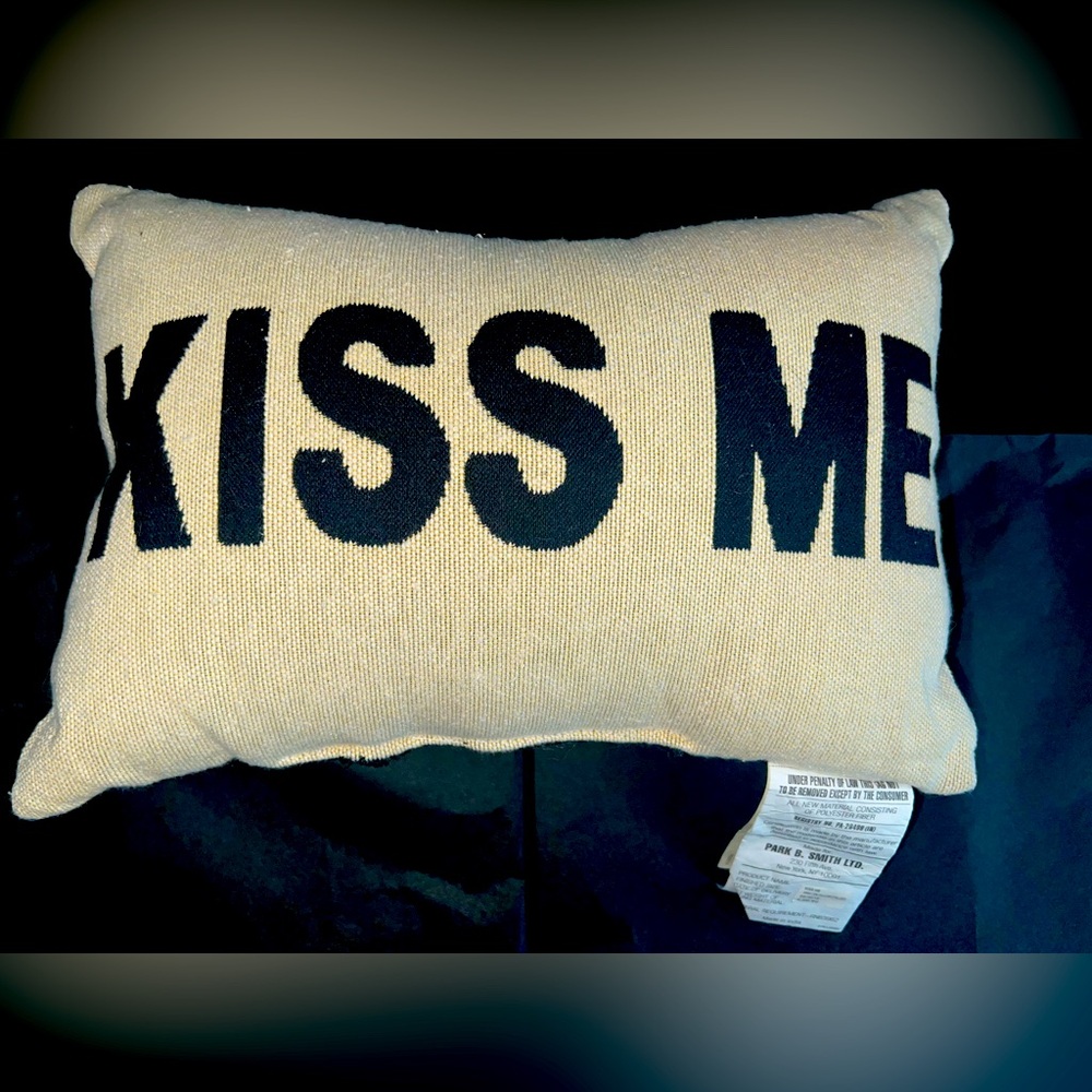 Park B. Smith KISS ME PILLOW the vintage house designer home decor accessory NEW